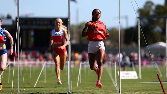 Sha Carri Richardson able to jog the last 20 metres of her Stawell Gift heat.  