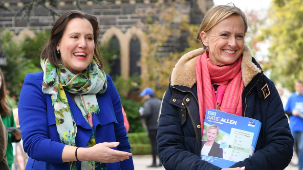 Former cabinet minister Kelly O'Dwyer supports Liberal candidate Katie Allen outside prepoll booths in Higgins. 