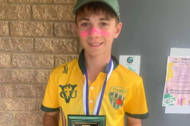 A﻿ teenage cricketer who was injured in a training accident in Melbourne on Tuesday has died, his club has revealed. Ben Austin, 17, ﻿was batting in the nets when he was hit in the head and neck area by a ball.