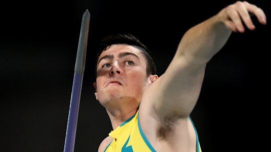 Corey Anderson's broke his own world record and secured gold with his first throw.