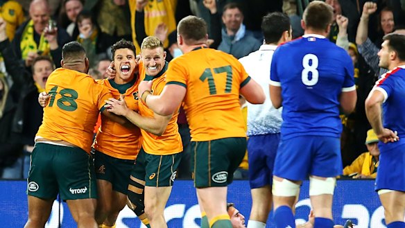Matt To’omua and the Wallabies celebrate victory over France in Brisbane in 2021, To’omua’s second last Test for Australia.
