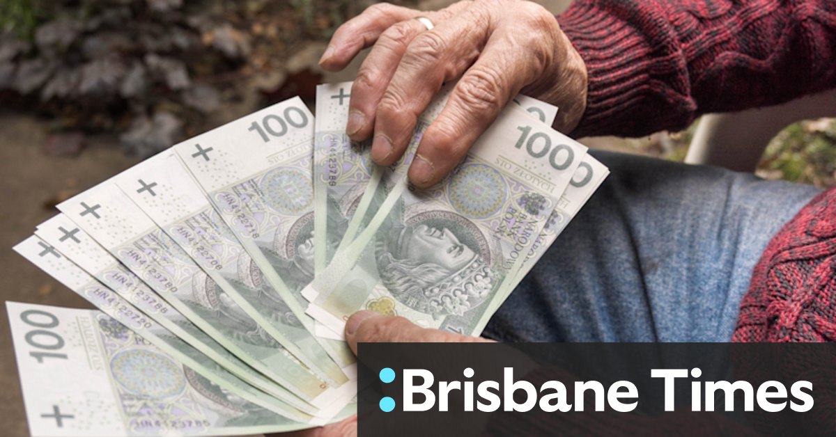 Trying to avoid seven currencies on one trip, I opted to go cashless