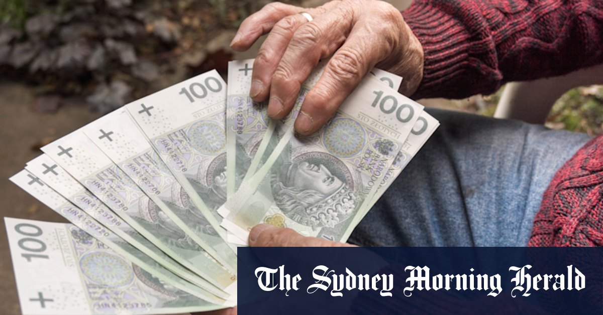 Trying to avoid seven currencies on one trip, I opted to go cashless