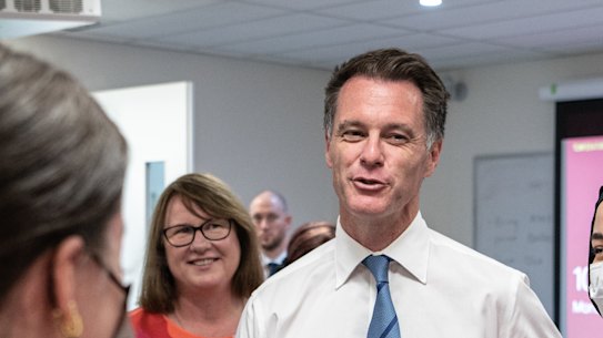 Chris Minns speaks with nursing and midwifery students at Western Sydney University.