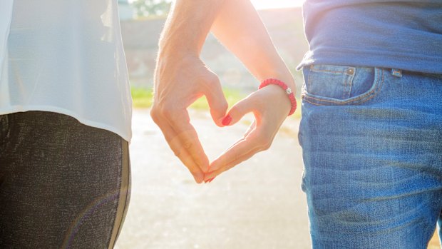 Affordable date ideas mean couples on a budget can still find ways to connect.