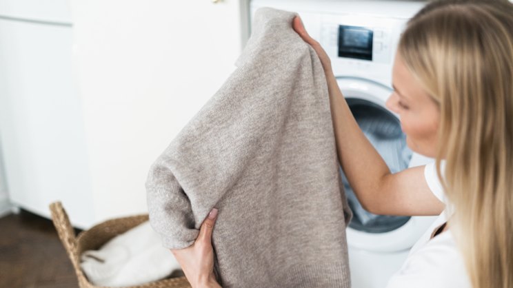 smh.com.au - LA Robinson - Shrunken jumpers and pesky water rings: How to fix six household problems