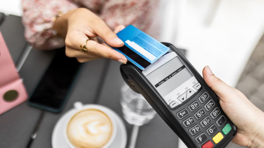 The federal government says it’s prepared to ban debit card surcharges from 2026, subject to consultation being led by the RBA.

