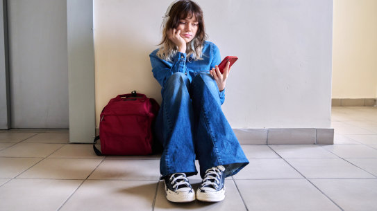 “It potentially erodes their belief that they can manage things on their own,” says clinical psychologist Dr Danielle Einstein, about a child’s reliance on their phone.