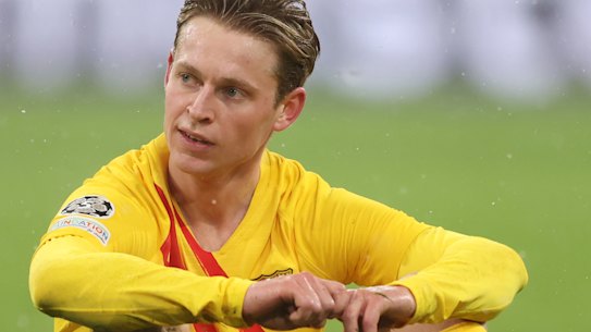 A dejected Frenkie de Jong of Barcelona following Bayern’s second goal in Munich.