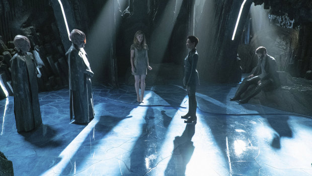 Inside "the cage" on Talos IV: Vina (Melissa George), Michael (Sonequa Martin-Green) and Spock (Ethan Peck).