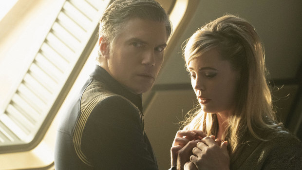 Captain Pike (Anson Mount) and Vina (Melissa George) are reunited in Star Trek: Discovery.