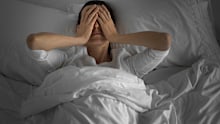 A consistent wake-up time is easier for us to control because sleepiness relies on our body clock.