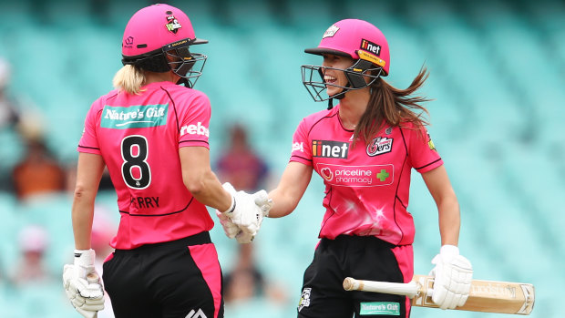 Ellyse Perry played a key role in luring Erin Burns to the Sixers.