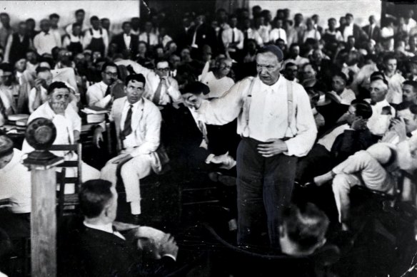 Clarence Darrow argues for the aquittal of Scopes during the "monkey trial." 