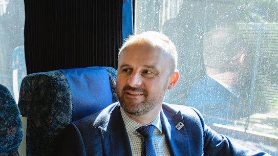 Labor commits to study into faster Sydney-Canberra rail