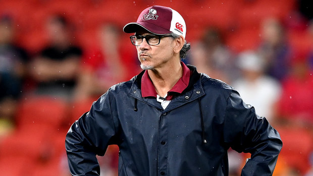 Reds coach Les Kiss before kickoff