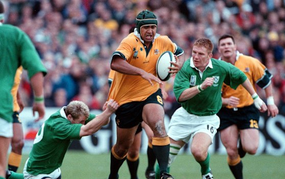 ‘Australia’s last genuine No.8’: Toutai Kefu in action for the Wallabies