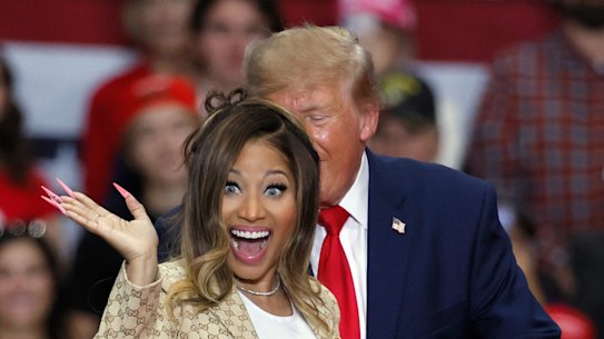 Nicki Minaj alla manifestazione di Donald Trump domenica nel Michigan.