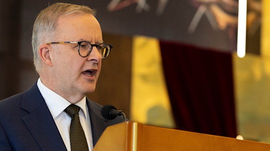On song? Opposition Leader Anthony Albanese has struggled with his message in the first week of the campaign. 