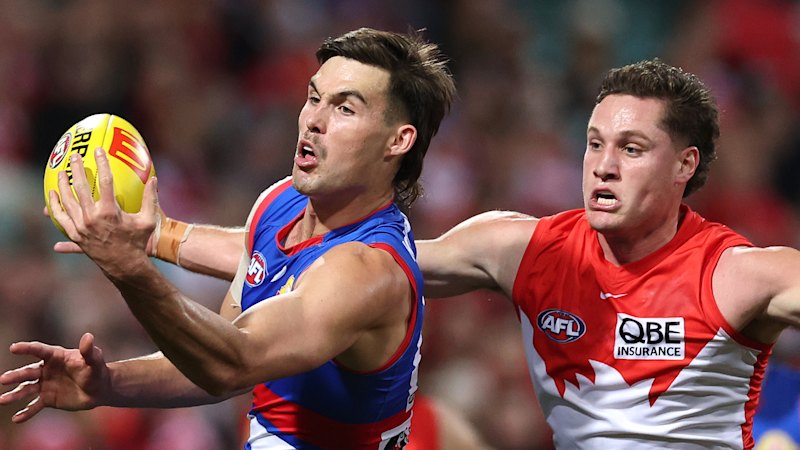Sydney Swans vs Western Bulldogs LIVE: Freijah, Heeney in shootout but Dogs lead Swans as AFL great savages the SCG surface