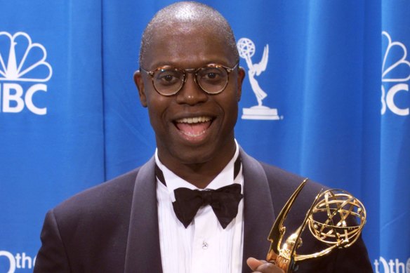 Andre Braugher, who played detective Frank Pembleton, receives an Emmy Award in 1998.