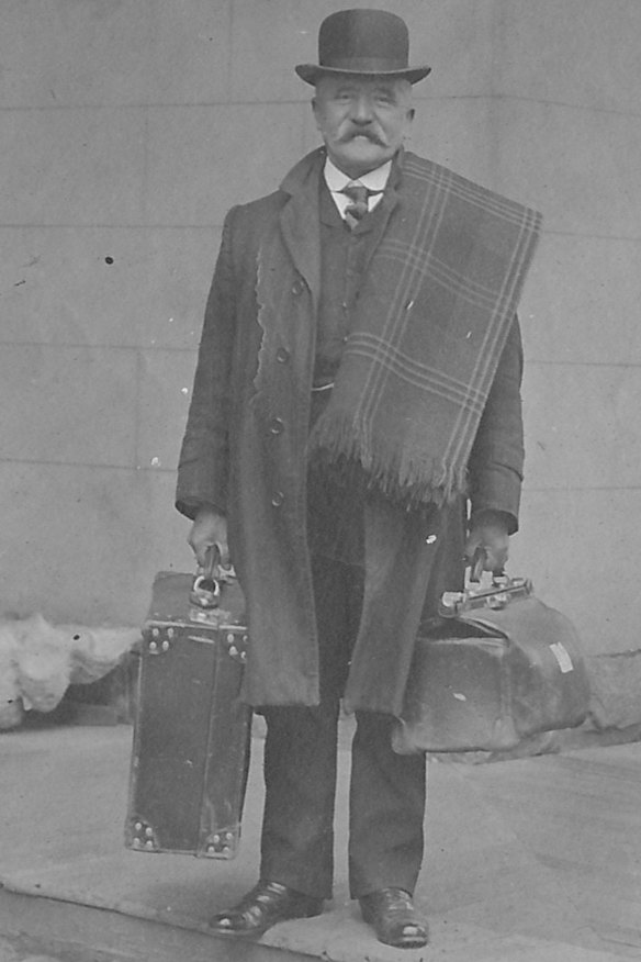 Steve Foley's great-grandfather William Pole Williams, a commercial traveller, setting off from home. 