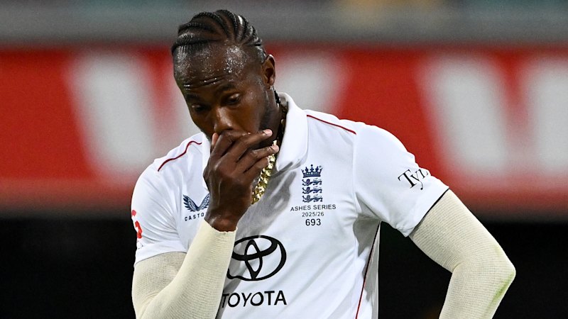 ‘Take it off, will ya?’: Australian great slams struggling Archer, tells him to remove his gold chain