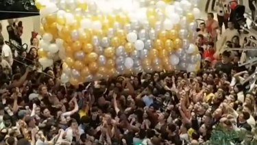 Christmas Crowd Crush Westfield Balloon Giveaway Ends In Stampede Five People In Hospital