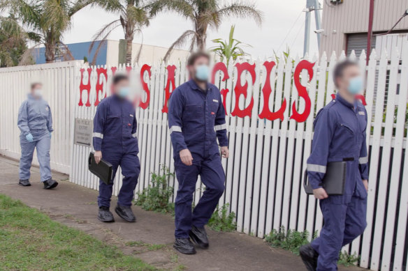 Police execute a warrant at the Thomastown clubhouse of the Hells Angels.