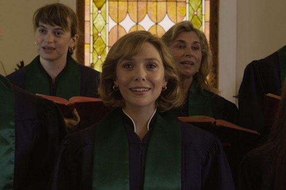 Elizabeth Olsen como a assassina com machado Candy Montgomery em Love & Death.