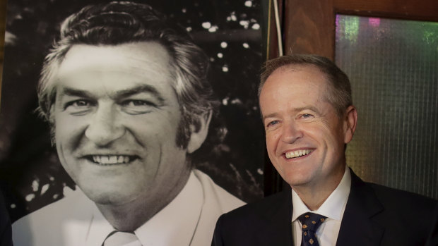 Bill Shorten Shorten paid tribute to Bob Hawke at the former PM's favourite pub after changing his campaign plan.