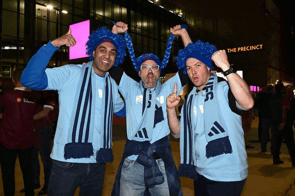 Blues and Maroons fans at Origin I.