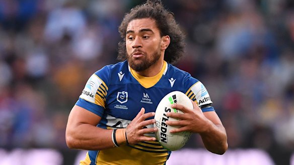 Isaiah Papali’i in action against the Wests Tigers earlier in the year.