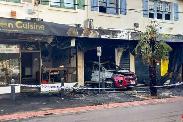 Detectives are investigating whether a fire in Oakleigh is linked to previous arson attacks on tobacco stores.