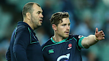 Michael Cheika and Bernard Foley of the Waratahs talk in 2015.