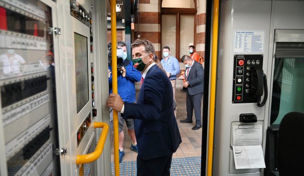NSW Transport minister Andrew Constance says he's open to speaking with other states and industry figures about local train manufacturing. 