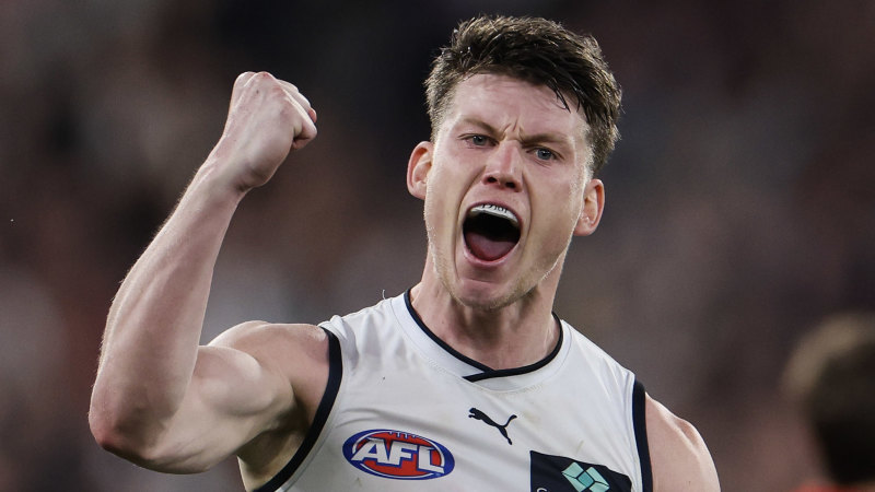 Carlton star Sam Walsh to return from back injury; Pendlebury’s rib fracture confirmed