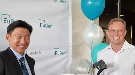 Tek Shen Ling (left) one of the head developers of AnteoTech’s EuGeni rapid covid tests, with Deputy Premier Steven Miles.
