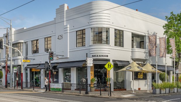 The group of shops at 428 Toorak Road.