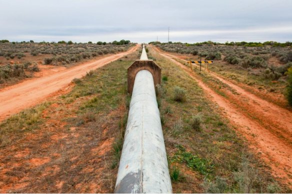 The business case for the water pipeline linking Broken Hill to the Murray River shows Northern Basin irrigators were to be among the primary beneficiaries.