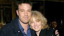 While he and his father had a strained relationship, Ben Affleck was very close with his mother, Chris. 