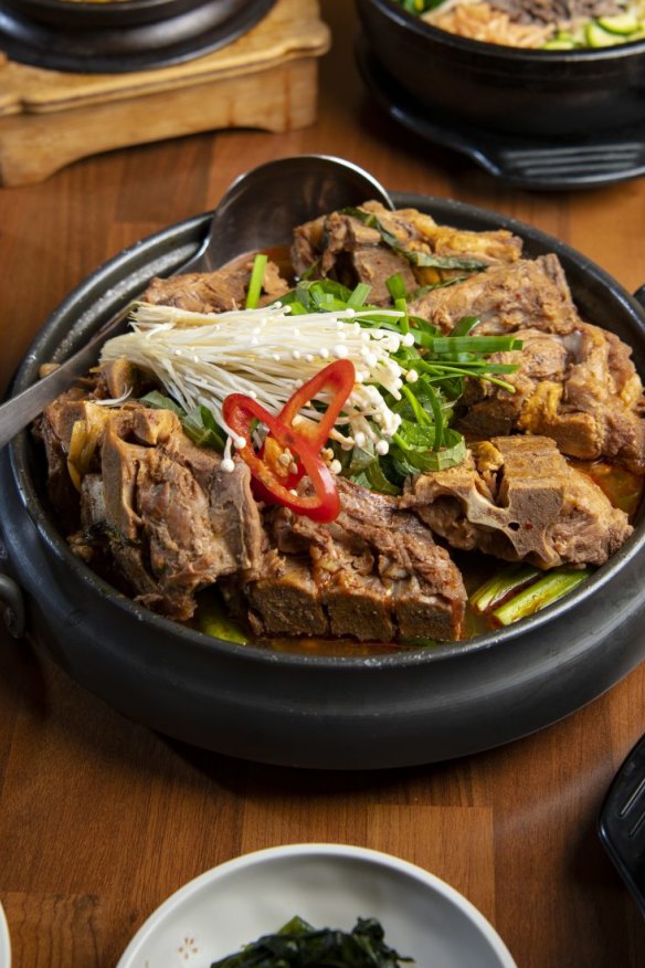 Hansang’s pork-neck hot pot.