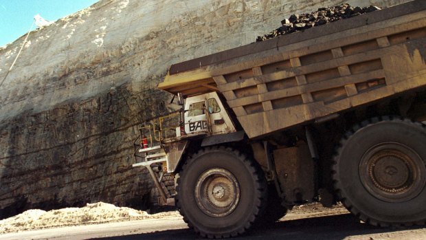 Glencore scraps new Qld mine, blames coal royalty hike