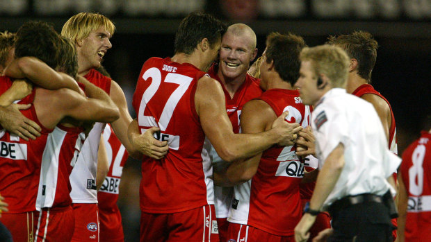 Barry Hall celebrates his winning goal after the full time siren.