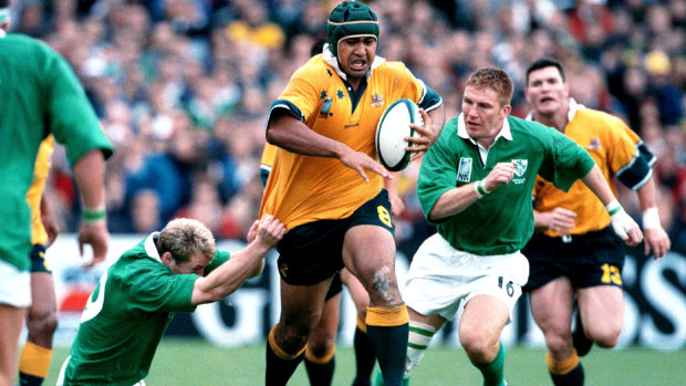 Kefu on the break against Ireland during the 1999 World Cup.