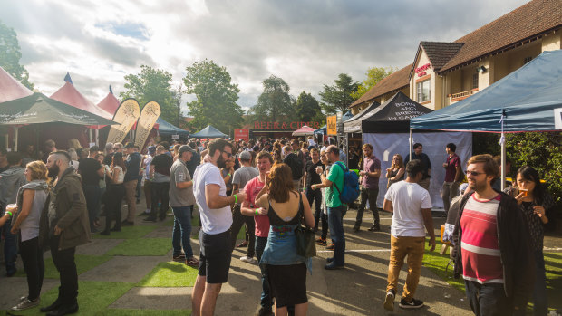 Canberra Craft Beer and Cider Festival in the gardens of Mercure Canberra. 