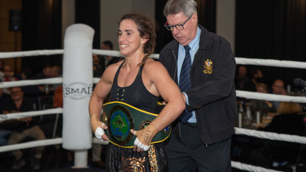 Bianca Elmir claimed the ANBF Australian featherweight championship with a win over Reanne Ware.