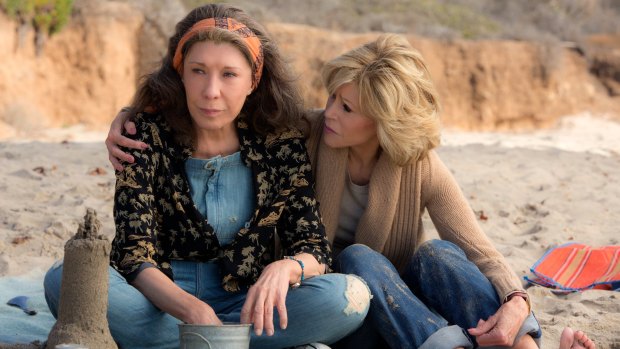  Lily Tomlin (left) and Jane Fonda in Grace and Frankie.