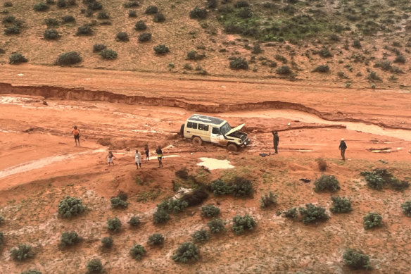 The travellers were found within hours of police searching in WA’s remote, rain-soaked outback on Wednesday.