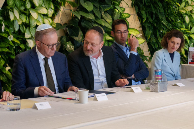 Anthony Albanese vows to tackle antisemitism after rabbi crisis talks
